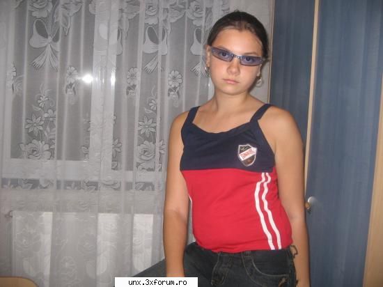 sal imi place cum cantati dar as vrea sa imi dati si mie aid voastre de meesenger ma puteti gasi la
