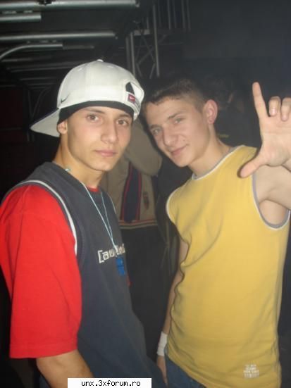 Poze Cu Noi - victor si vlad in club - Poze