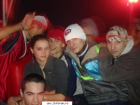 Poze Cu Noi - lolz... victor vlad si ceva prieteni buni :D - Poze